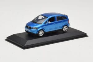 Audi A2 Light Blue Metallic Minichamps 1:43 AUDI007 Metal — billede 2 af 4