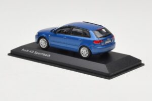 Audi A3 8P Sportback Mauritius Blue Minichamps 1:43 5010403033 Metal — billede 3 af 4