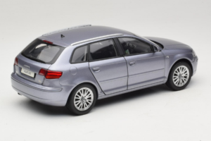 Audi A3 8P Sportback Light Blue Metallic Kyosho 1:18 5010403025 Metal — billede 3 af 8