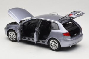 Audi A3 8P Sportback Light Blue Metallic Kyosho 1:18 5010403025 Metal — billede 5 af 8