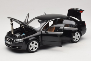 Audi A4 B6 3.2 Quattro Sort Minichamps 1:18 5010404125 Metal — billede 2 af 8