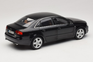 Audi A4 B6 3.2 Quattro Sort Minichamps 1:18 5010404125 Metal — billede 3 af 8