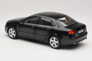Audi A4 B6 3.2 Quattro Sort Minichamps 1:18 5010404125 Metal — billede 7 af 8