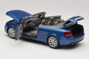 Audi A4 B6 Cabriolet Blå Norev 1:18 5010504325 Metal — billede 5 af 9