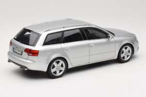 Audi A4 B7 3.2 Quattro Avant Sølv Minichamps 1:18 5010404215 Metal — billede 3 af 8