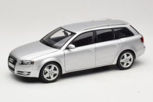 Audi A4 B7 3.2 Quattro Avant Sølv Minichamps 1:18 5010404215 Metal