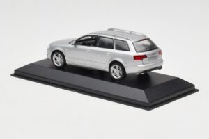 Audi A4 B7 Avant Sølv Minichamps 1:43 AUDI009 Metal — billede 3 af 4