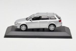 Audi A4 B7 Avant Sølv Minichamps 1:43 AUDI009 Metal
