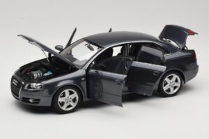Audi A4 B7 Grå Metallic Minichamps 1:18 100014400 Metal — billede 2 af 8