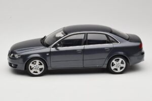 Audi A4 B7 Grå Metallic Minichamps 1:18 100014400 Metal — billede 4 af 8