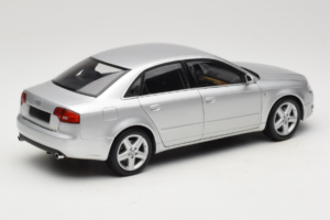 Audi A4 B7 Sølv Minichamps 1:18 100014402 Metal — billede 3 af 8