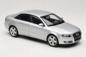 Audi A4 B7 Sølv Minichamps 1:18 100014402 Metal — billede 6 af 8