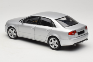 Audi A4 B7 Sølv Minichamps 1:18 100014402 Metal — billede 7 af 8