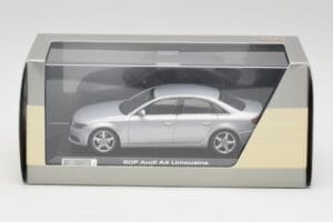 Audi A4 B8 3.2 Quattro Ice Sølv Minichamps 1:43 5010704113 Metal — billede 4 af 4