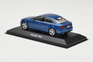 Audi A4 B8 3.2 Quattro Aruba Blue Minichamps 1:43 5010704123 Metal — billede 3 af 4
