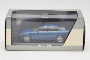 Audi A4 B8 3.2 Quattro Aruba Blue Minichamps 1:43 5010704123 Metal — billede 4 af 4