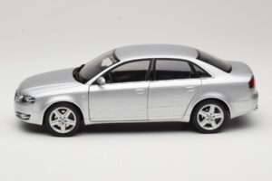 Audi A4 B8 3.2 Quattro Sølv Minichamps 1:18 5010404115 Metal — billede 4 af 8