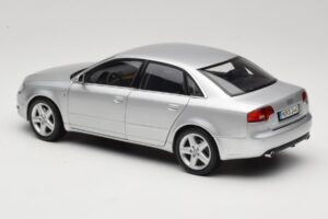 Audi A4 B8 3.2 Quattro Sølv Minichamps 1:18 5010404115 Metal — billede 7 af 8