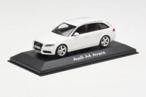 Audi A4 B8 Avant Ibis White Minichamps 1:43 5010804213 Metal — billede 2 af 4