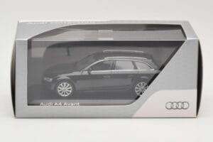 Audi A4 B8 Avant Phantom Black Minichamps 1:43 5011204223 Metal — billede 4 af 4
