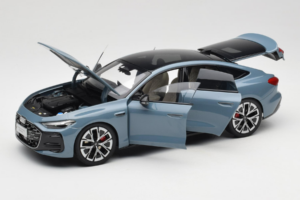 Audi A5L Sportback Gråblå OEM 1:18 ZAM60004B Metal — billede 2 af 8