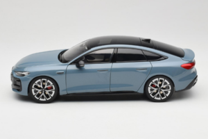 Audi A5L Sportback Gråblå OEM 1:18 ZAM60004B Metal — billede 4 af 8