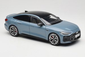 Audi A5L Sportback Gråblå OEM 1:18 ZAM60004B Metal — billede 6 af 8