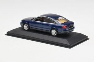 Audi A6 C5 Mørkeblå Minichamps 1:43 132093 Metal — billede 3 af 4
