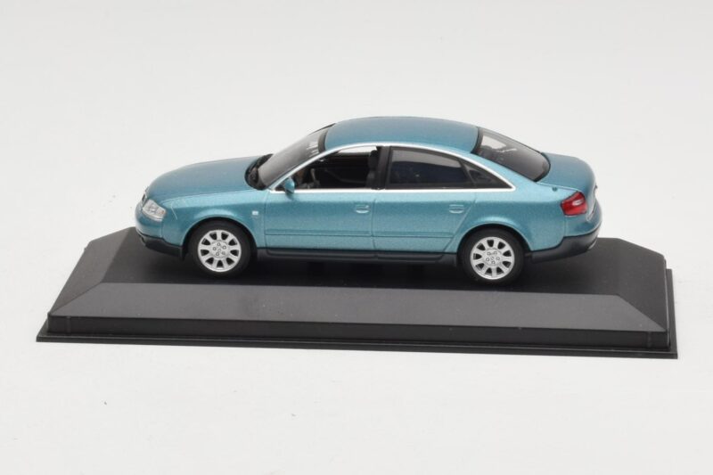 Audi A6 C5 Lyseblå Minichamps 1:43 AUDI004 Metal