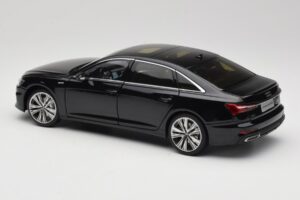 Audi A6L C8 Sort Paudi Model 1:18 42499 Metal — billede 7 af 8