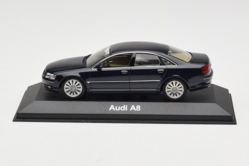 Audi A8 D3 Blue Metallic Light Interior Minichamps 1:43 20000001386003 Metal