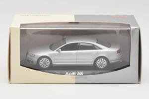 Audi A8 D3 Lys Sølv Minichamps 1:43 5010508113 Metal — billede 4 af 4