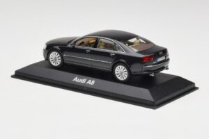 Audi A8 D3 Phantom Sort Minichamps 1:43 5010508133 Metal — billede 3 af 4