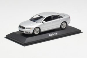 Audi A8 D3 Sølv Minichamps 1:43 20000001386001 Metal — billede 2 af 4