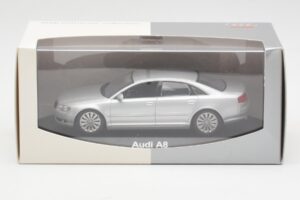 Audi A8 D3 Sølv Minichamps 1:43 20000001386001 Metal — billede 4 af 4