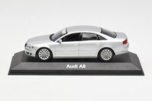 Audi A8 D3 Sølv Minichamps 1:43 20000001386001 Metal