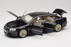 Audi A8 D3 W12 Sort Kyosho 1:18 5010508135 Metal — billede 2 af 8