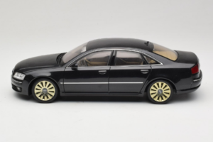 Audi A8 D3 W12 Sort Kyosho 1:18 5010508135 Metal — billede 4 af 8
