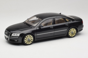 Audi A8 D3 W12 Sort Kyosho 1:18 5010508135 Metal