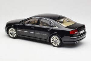 Audi A8 D3 W12 Sort Kyosho 1:18 09212BK Metal — billede 7 af 8