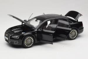 Audi A8L D3 W12 Phantom Black Kyosho 1:18 5011008125 Metal — billede 2 af 8