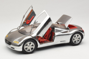 Audi Avus Quattro Chrome Silver Revell 1:18 08913-C1 Metal — billede 2 af 8