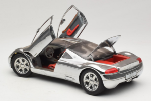 Audi Avus Quattro Chrome Silver Revell 1:18 08913-C1 Metal — billede 5 af 8
