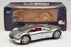 Audi Avus Quattro Chrome Silver Revell 1:18 08913-C1 Metal — billede 8 af 8