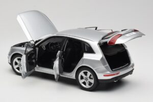Audi Q5 8R Ice Silver Kyosho 1:18 09242IS Metal — billede 5 af 8