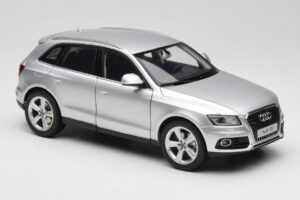 Audi Q5 8R Ice Silver Kyosho 1:18 09242IS Metal — billede 6 af 8