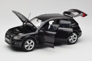 Audi Q5 8R Lava Grey Kyosho 1:18 09242LG Metal — billede 2 af 8