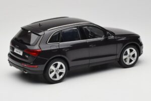 Audi Q5 8R Lava Grey Kyosho 1:18 09242LG Metal — billede 3 af 8