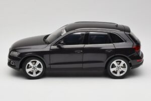 Audi Q5 8R Lava Grey Kyosho 1:18 09242LG Metal — billede 4 af 8