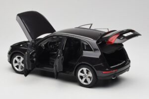 Audi Q5 8R Lava Grey Kyosho 1:18 09242LG Metal — billede 5 af 8